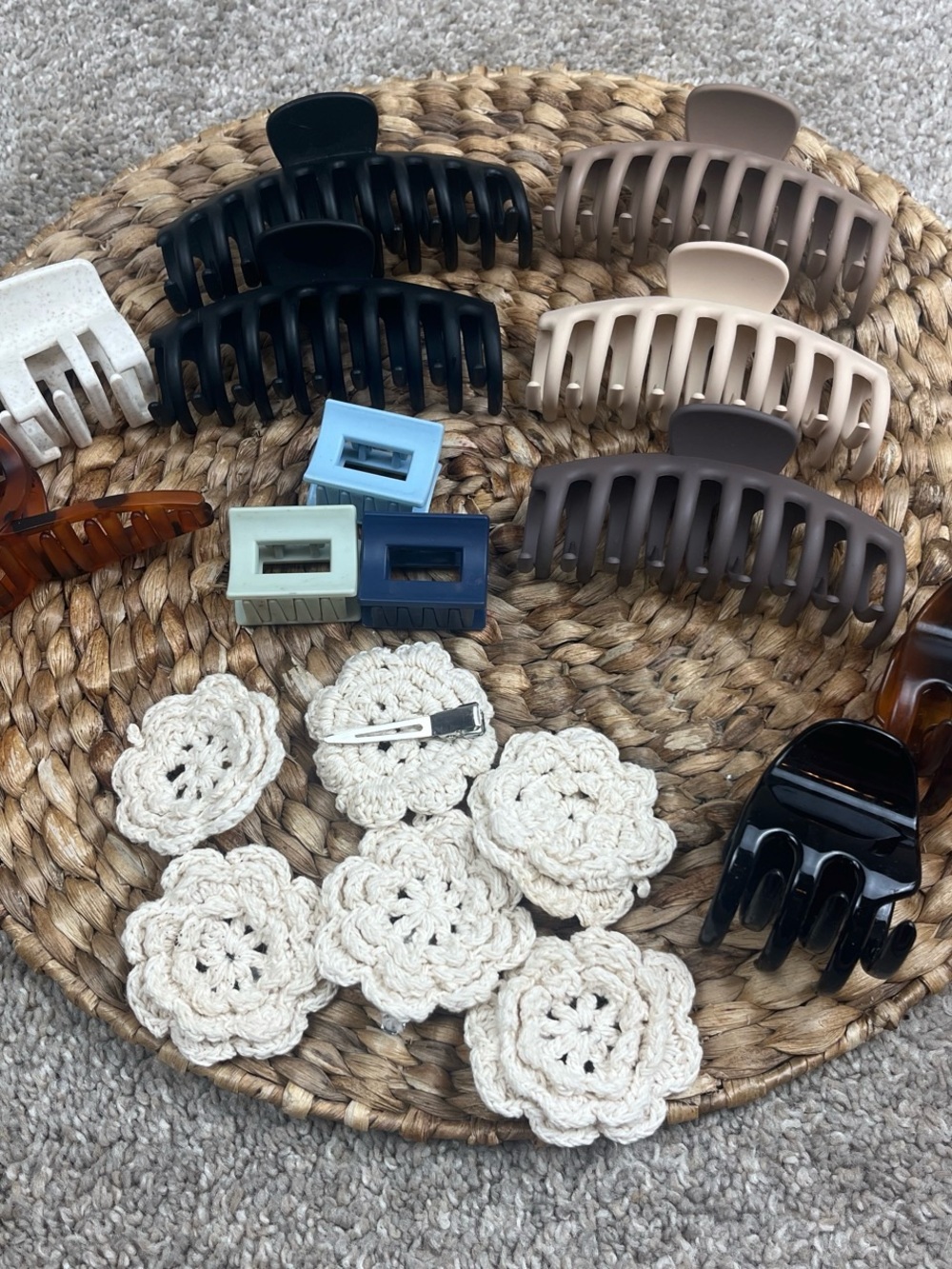 Assorted Neutral Hair Claw Clips & Crochet Flower Clips Hair Accessories